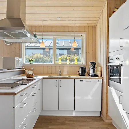 Дом отдыха Stunning In With Kitchen Транекер