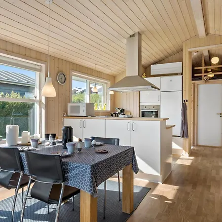 Stunning In With Kitchen *